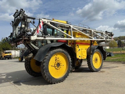 Pulvérisateur automoteur - 5000L - 4690H - 2011