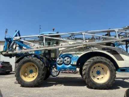 Pulvérisateur automoteur - 4000L - 170 CH - 5163H - 2007