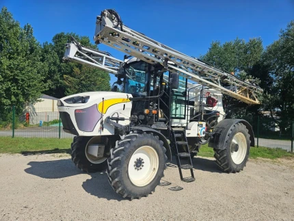 Pulvérisateur automoteur - 2000L - 2660H - 2017,2018