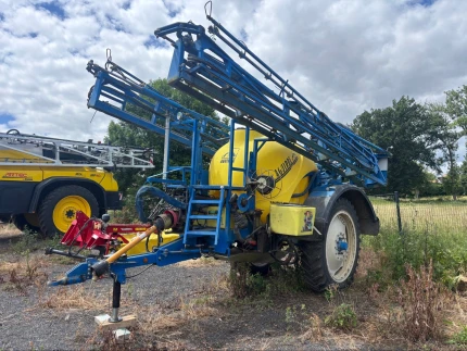 Pulvérisateur traîné - 3000L - 4208H - 2013,2014