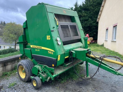 John Deere 582