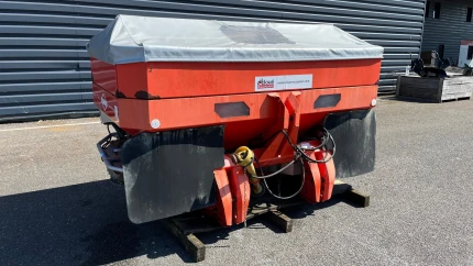 Distributeur d'engrais - 2200L - 2400CM - 2006