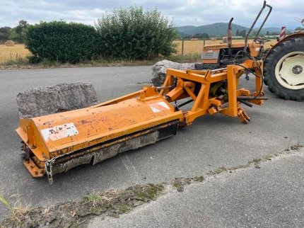 Broyeur d'accotement - 1.6M - 2000