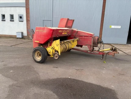 New Holland SUPER HAYLINER A286 KLEINE PAKKENPERS