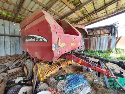 New Holland BR 750