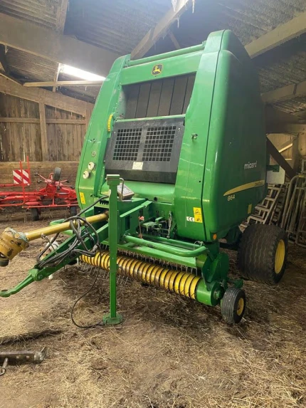 John Deere 864