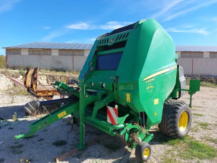 John Deere V 451 M