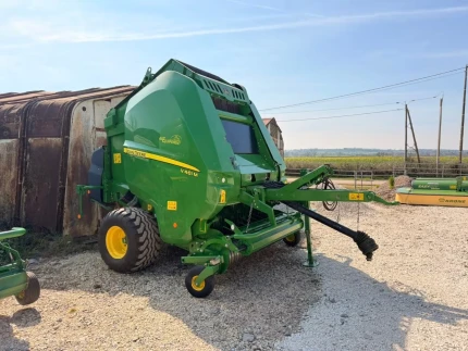 John Deere V461M