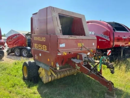 New Holland 658
