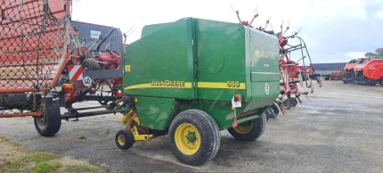 John Deere 568