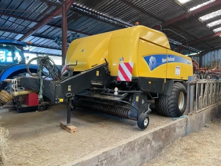 New Holland BB9080