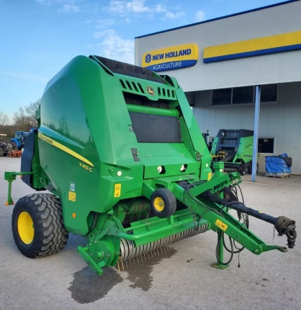 John Deere V451G