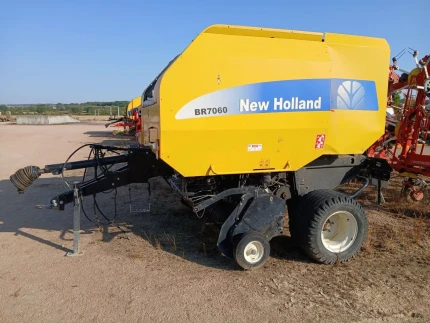 New Holland BR 7060