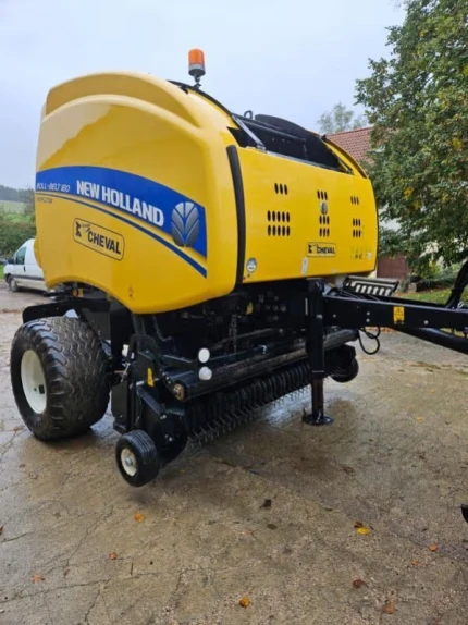New Holland ROLL-BELT 180