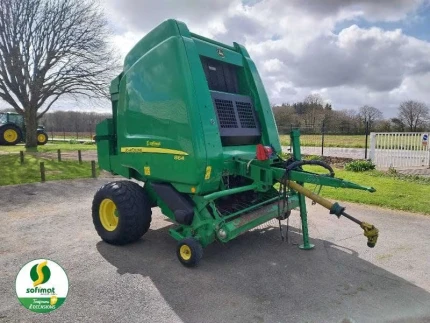 John Deere RB864