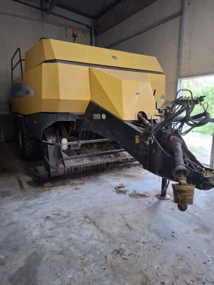 New Holland BB960A