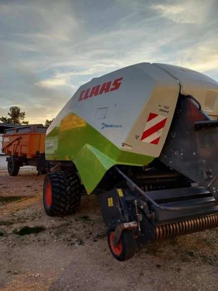 Claas QUADRANT 3300