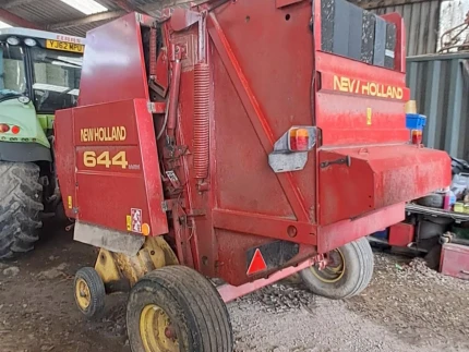 New Holland 644
