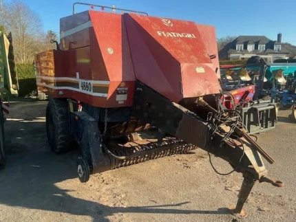 Hesston 4880
