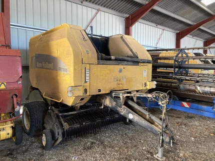 New Holland BR 7060