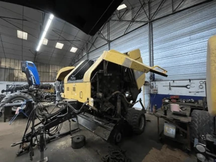 New Holland BR 7070