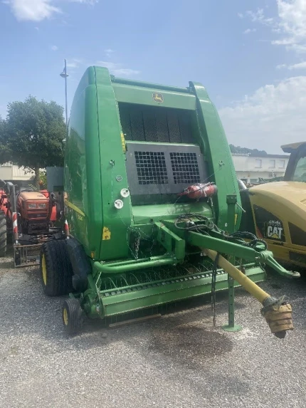 John Deere 864