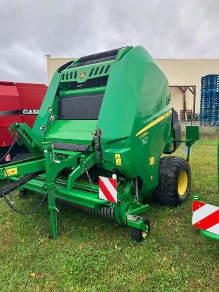 John Deere V451 M