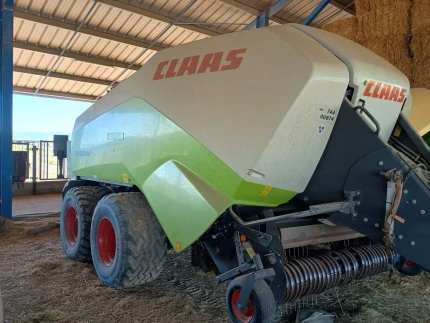 Claas QUADRANT 3200