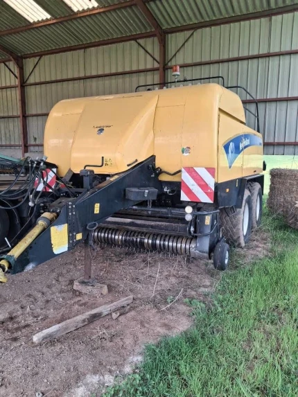 New Holland BB9080