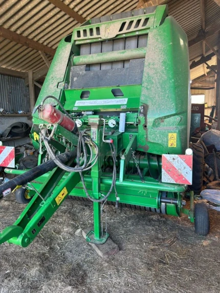 John Deere V461M