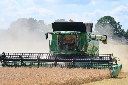 John Deere T6 700
