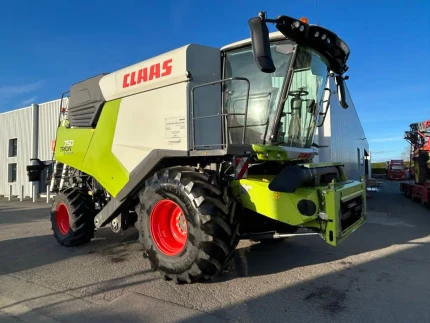 Claas TRION 750