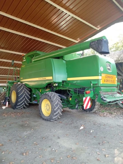 John Deere T560 HILLMASTER