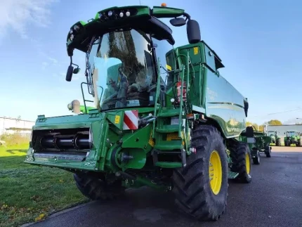 John Deere T660