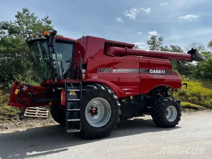 Case IH AXIAL-FLOW 8230