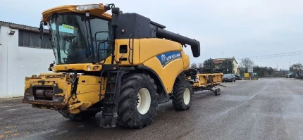 New Holland CR 8070