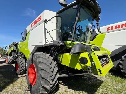Claas TRION 650