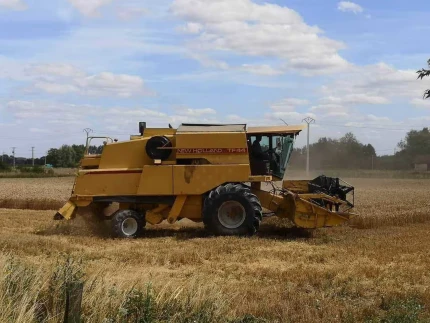 New Holland TF 44 NEW HOLLAND