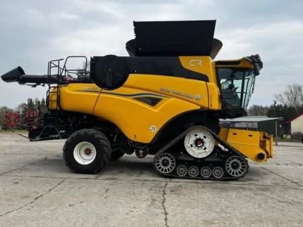 New Holland CR 8.90