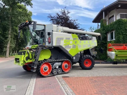 Claas TRION 730 TT