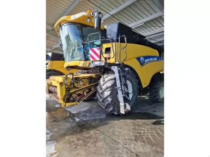 New Holland CR9080