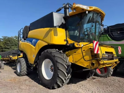 New Holland CR 9070