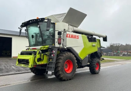Claas TRION 650