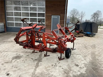 Kverneland CULTIVATOR