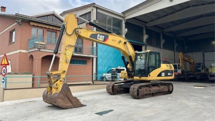 Caterpillar 323D