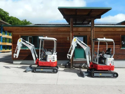 Takeuchi TB 217R ( NEUMASCHINEN ) 1.680KG