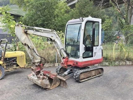 Takeuchi TB016