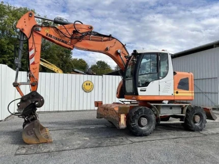 Liebherr A918 COMPACT