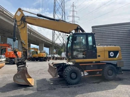 Caterpillar M318D