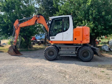 Liebherr A 910 COMPACT